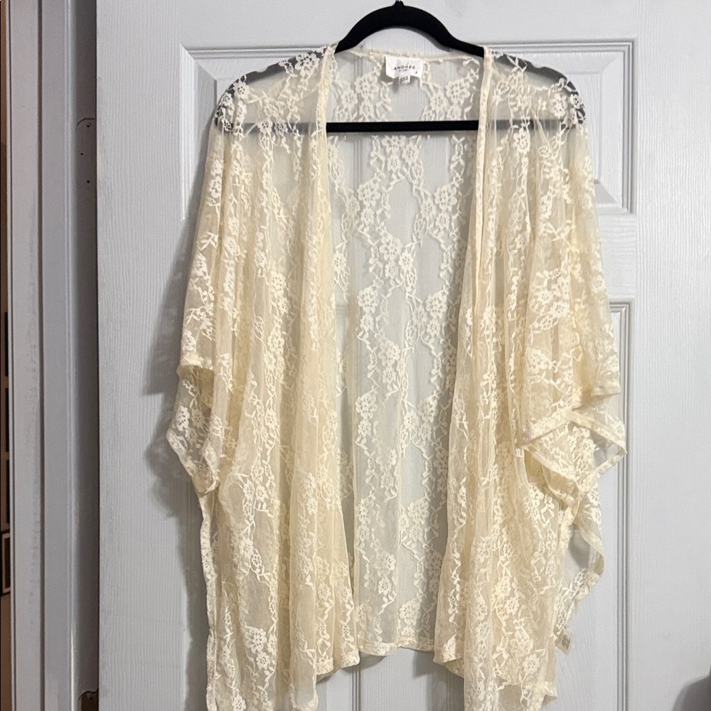 ANDREE BY UNIT Cream Lace Kimono